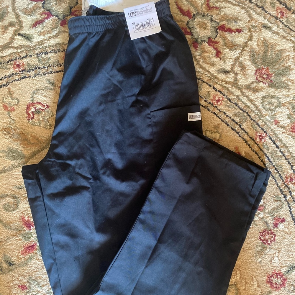 Women’s uniform advantage scrubs